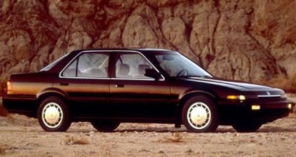 1986-1989 sedan přední 2-dílný
